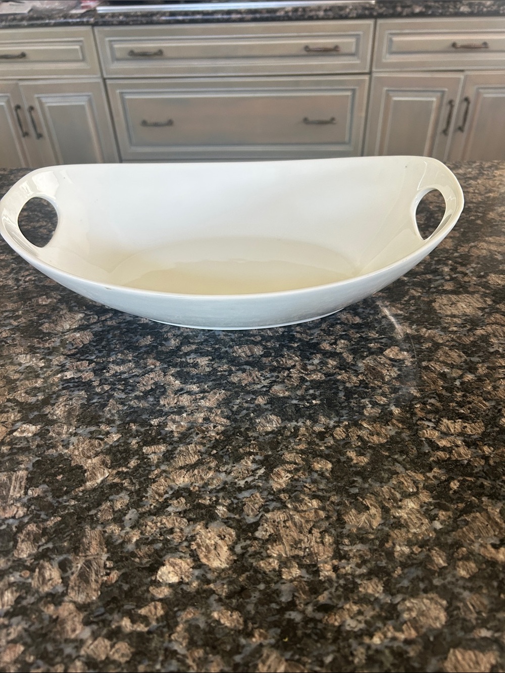 BASIC PORCELANA HOME ESSENTIALS & BEYOND OVAL CERAMIC SERVING DISH W HANDLES